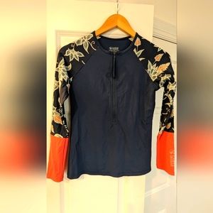 Carve women's rash guard